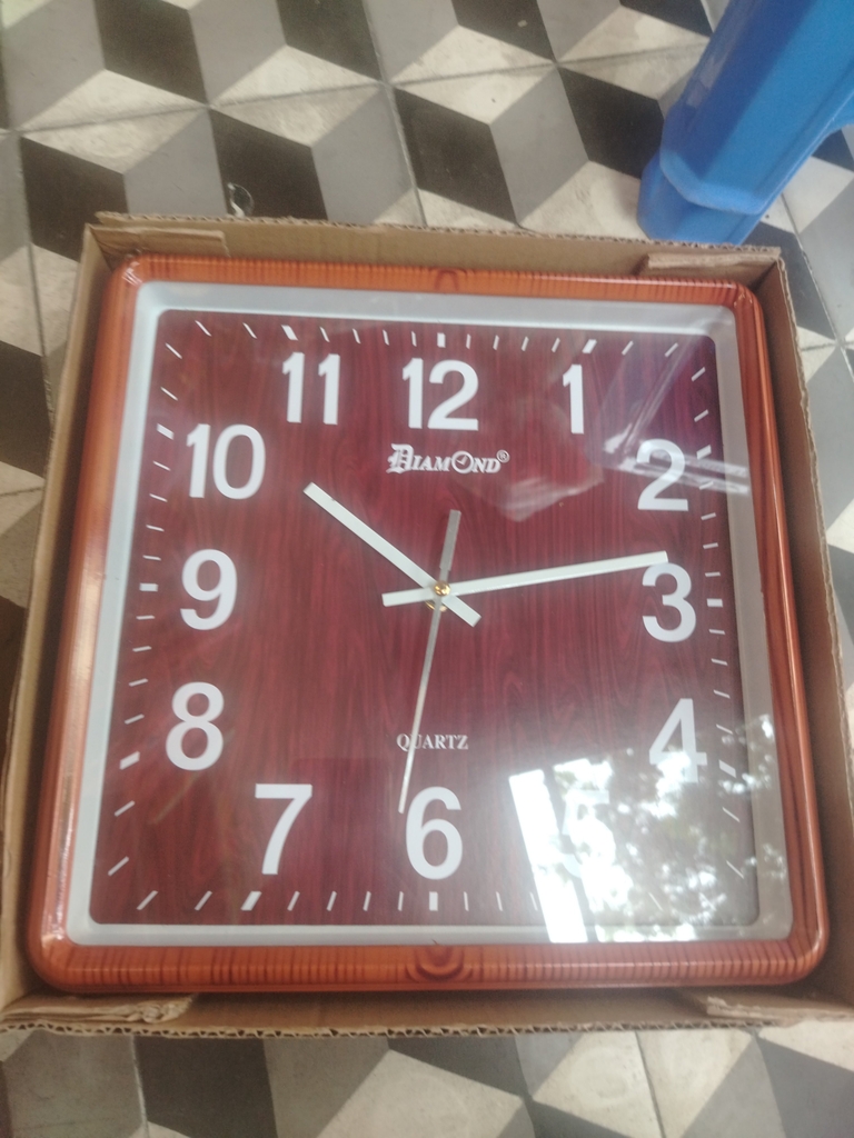 Đồng hồ treo tường