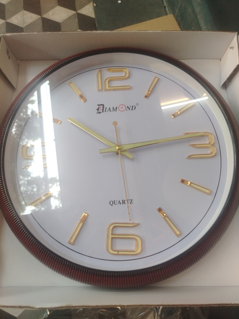 Đồng hồ treo tường