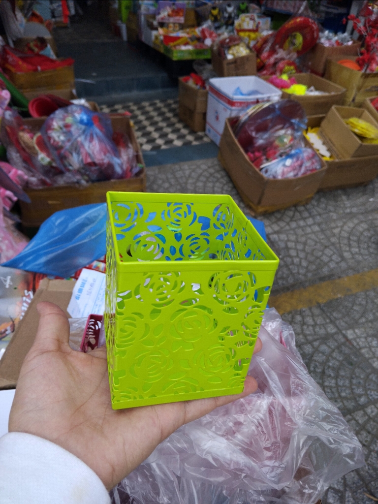 Cắm bút sắt