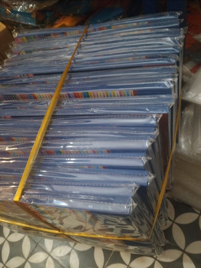 Giấy màu Cứng ĐL160gms