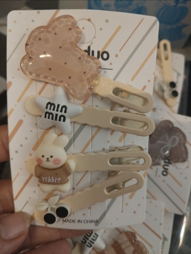 Kẹp tóc mái teen