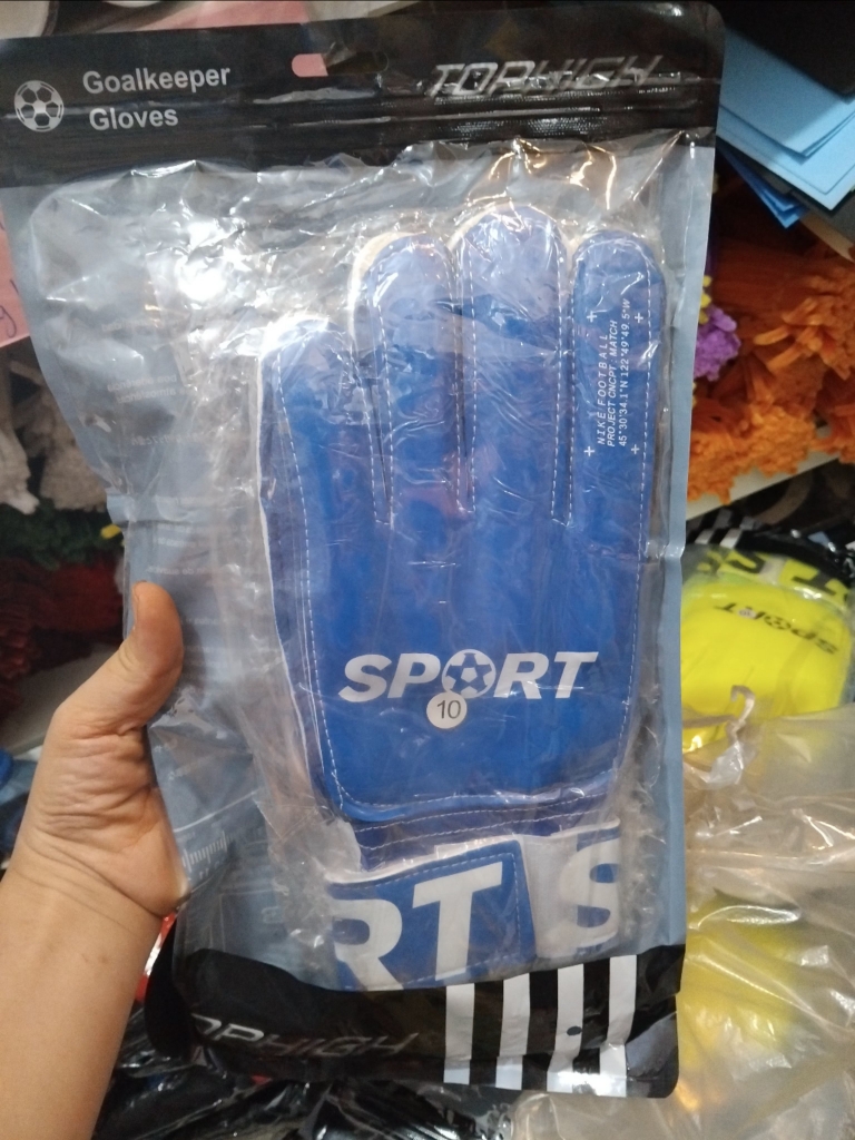 Găng tay thủ môn Gloves