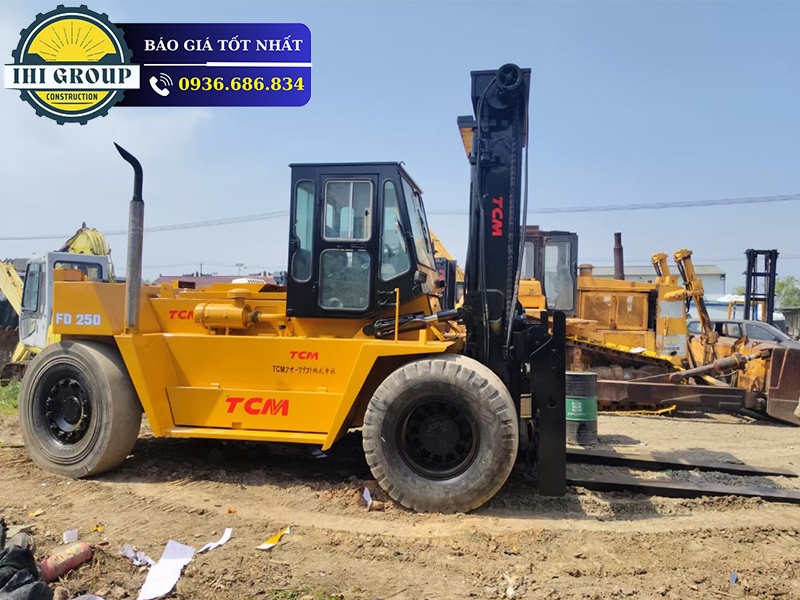 Xe Nâng Dầu FORKLIFT TCM FD250 - Đời 2018 - Nhập Khẩu Nhật Bản