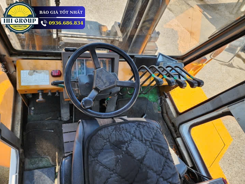 Xe Nâng Dầu Komatsu FD200Z-5 - Đời 1999- Nhập Khẩu Nhật Bản