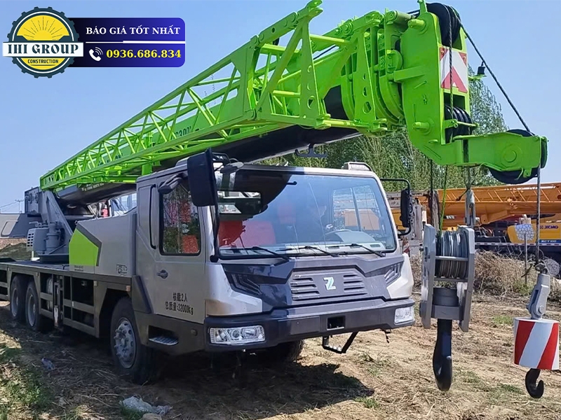 Xe Cẩu Bánh Lốp ZOOMLION ZTC300V- Đời 2018 - Nhập khẩu Trung Quốc