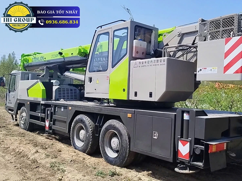 Xe Cẩu Bánh Lốp ZOOMLION ZTC300V- Đời 2018 - Nhập khẩu Trung Quốc