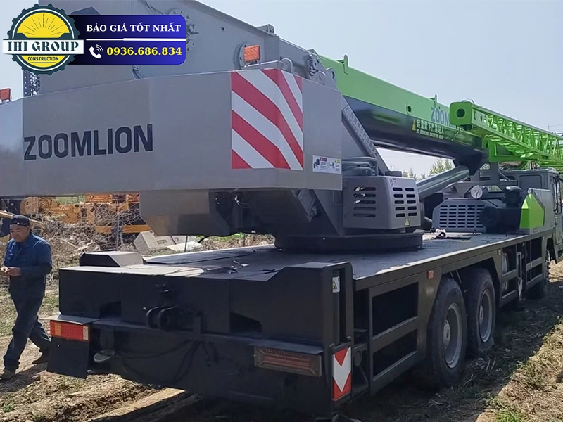Xe Cẩu Bánh Lốp ZOOMLION ZTC300V- Đời 2018 - Nhập khẩu Trung Quốc