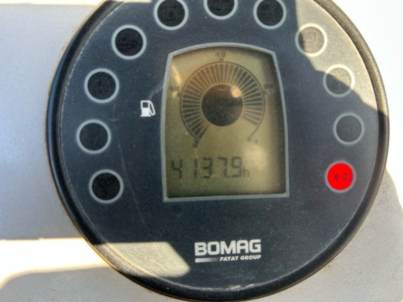 XE LU BOMAG BW211D-4 (2008) – Nhập khẩu Nhật Bản