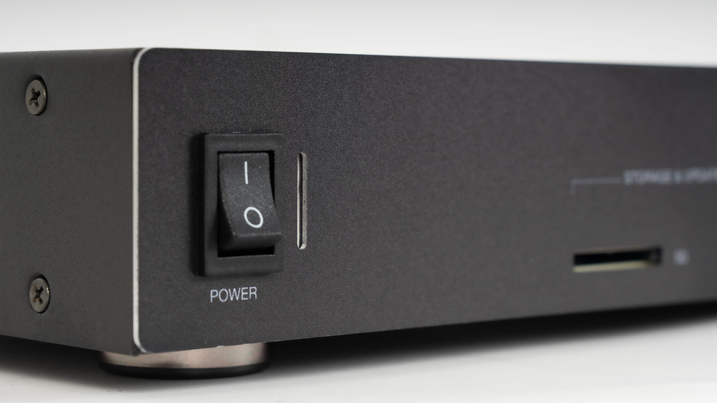 Bộ lập trình tin nhắn, trình phát nhạc nền và máy khách SIP đầu ra 4 zone FONESTAR ZSM-1050