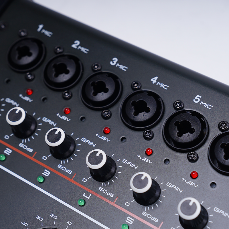 Bộ trộn kỹ thuật số 8 kênh StudioMaster Digilive 8C