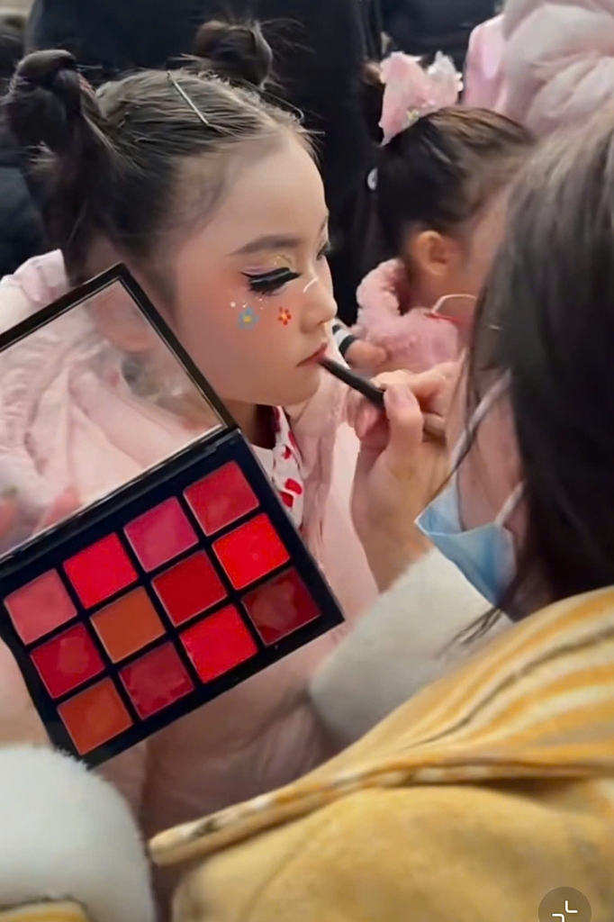 Bảng son CARMELA fog face velvet lipstick (mới 2026)