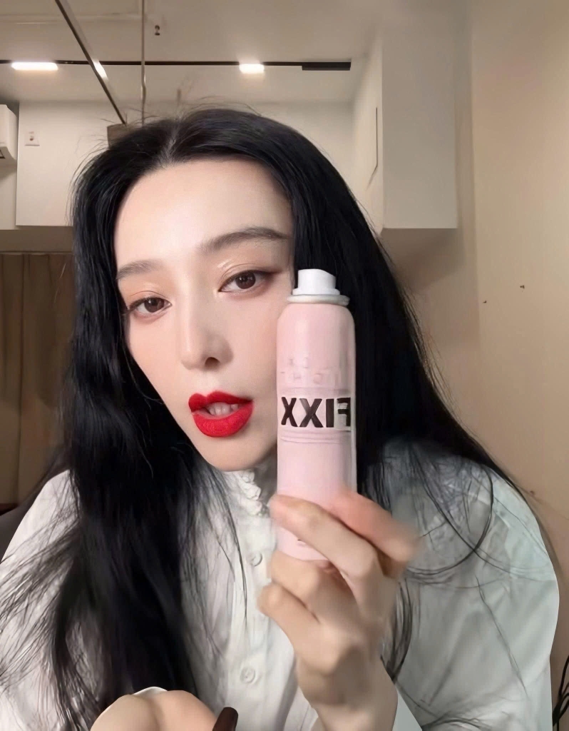 Xịt khoá nền FIXX all day tight (2 chai 120ml + 1 chai 20ml) new