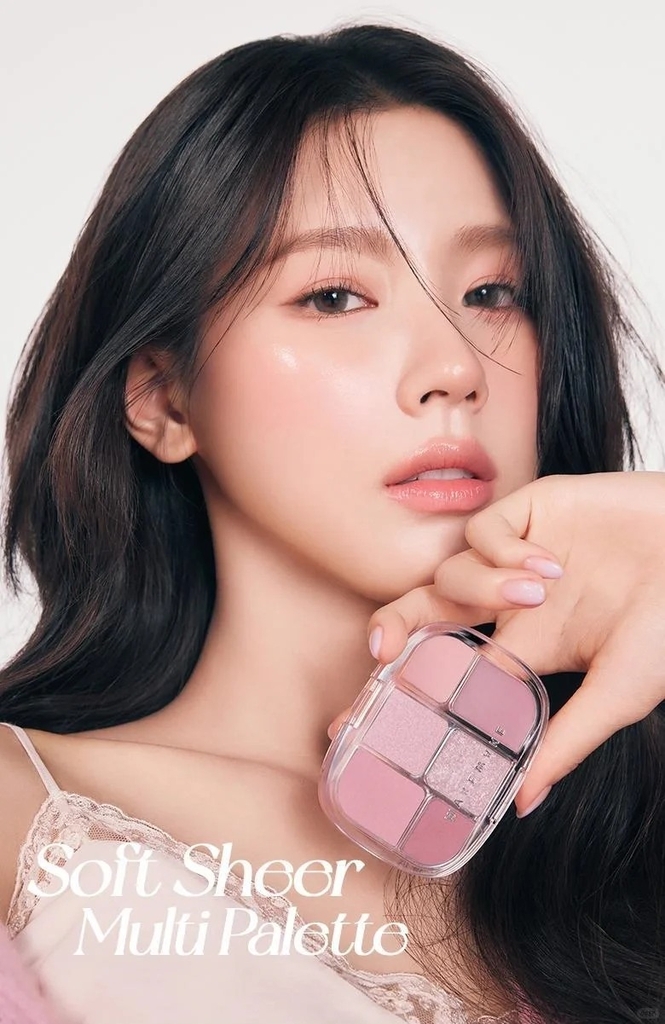 Phấn mắt + bắt sáng + má WAKEMAKE soft sheer 6ô - #03 lavender pleasure