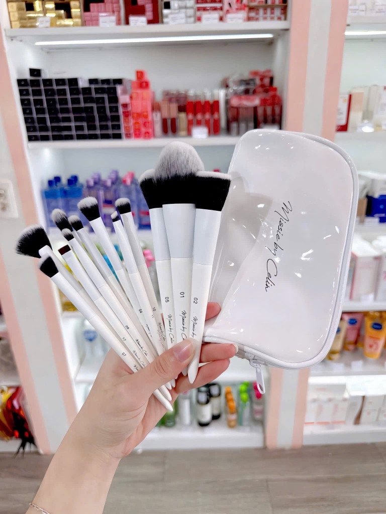 Bộ cọ trang điểm CELIN 12 cây + có túi (trắng)
