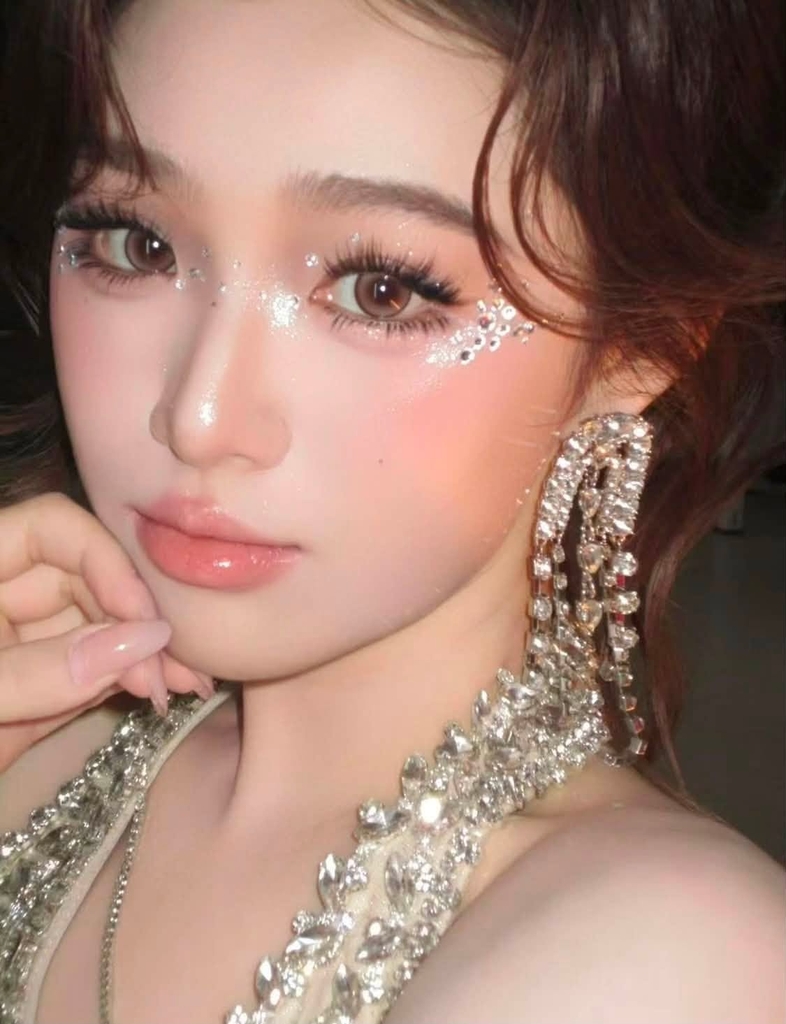 Bắt sáng FENTY diamond bomb all-over - #how many carats 01