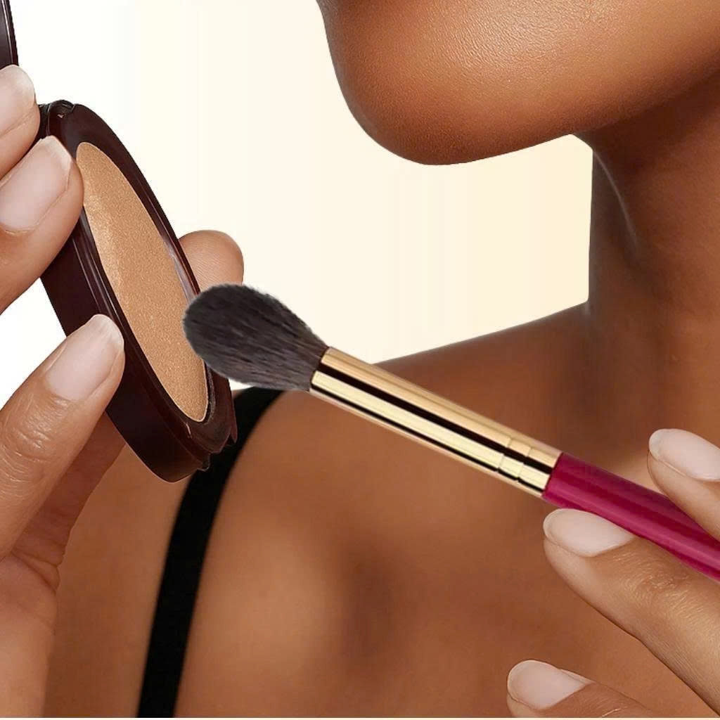 Cọ highlight CHICHODO thân đỏ - No.15