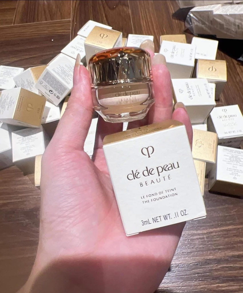 Kem nền CLE DE PEAU le fond de teint 3ml - #10 very light ivory