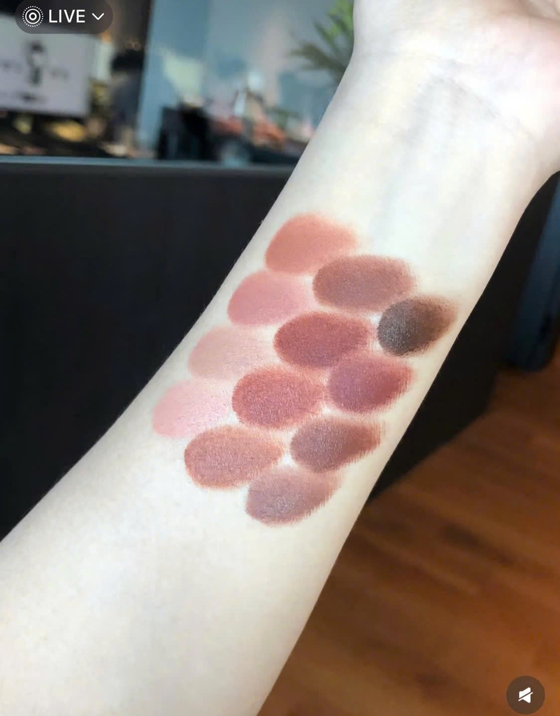 Bảng son CARMELA velvet blur - #0627 light euro (bảng nâu)