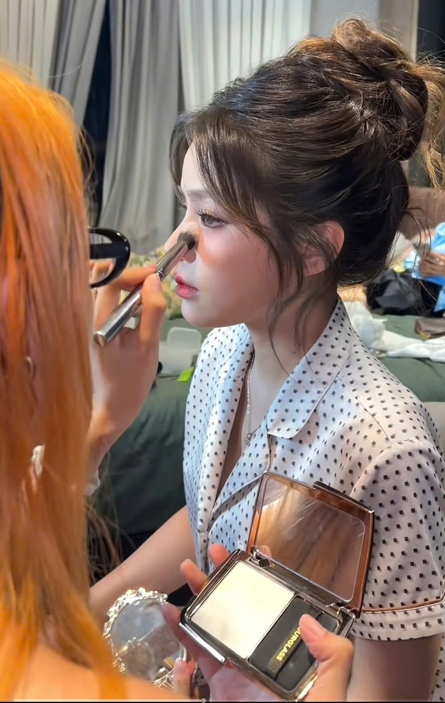 Phấn phủ HOURGLASS vanish airbrush mini 3g - translucent