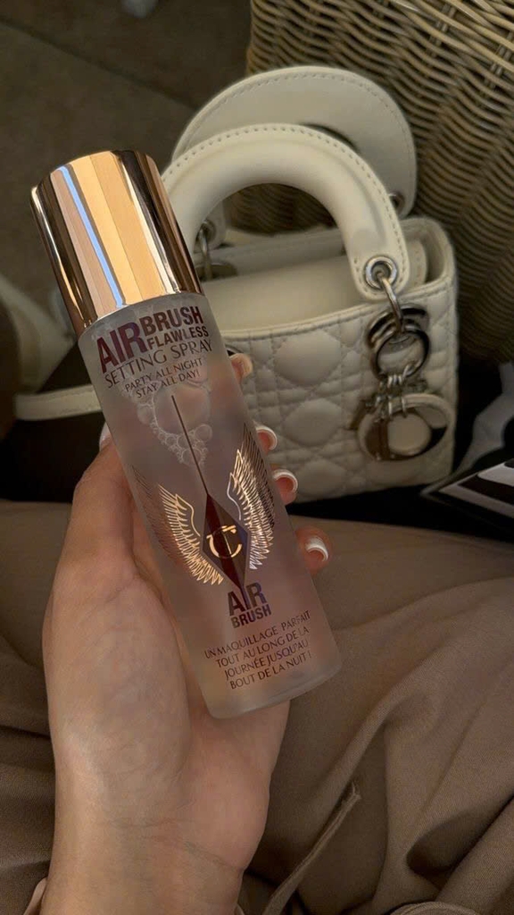 Xịt khoá nền CHARLOTTE tilbury airbrush flawless 100ml