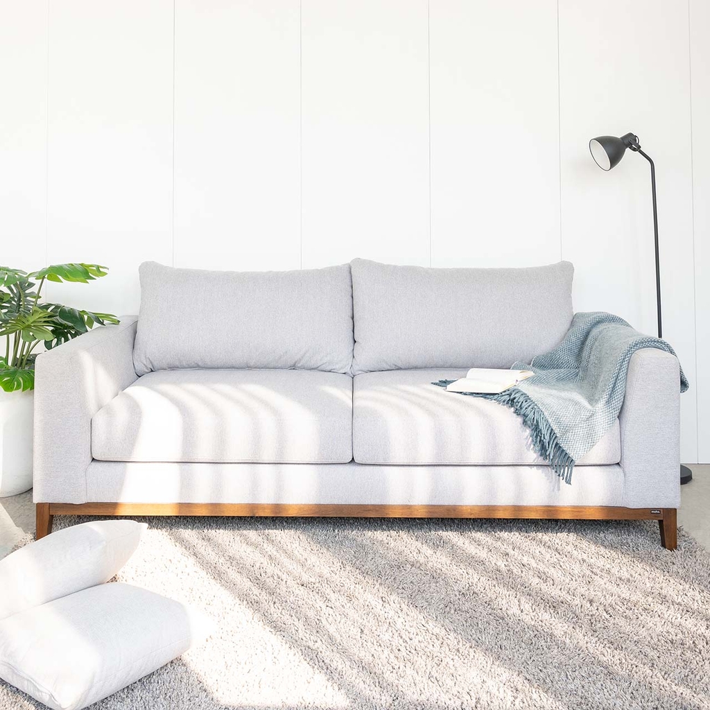 Ghế Sofa Gỗ Cao Su Tự Nhiên HOBRO 601 – Thiết Kế Tối Giản, Bền Đẹp Theo Thời Gian | Decoraz.vn