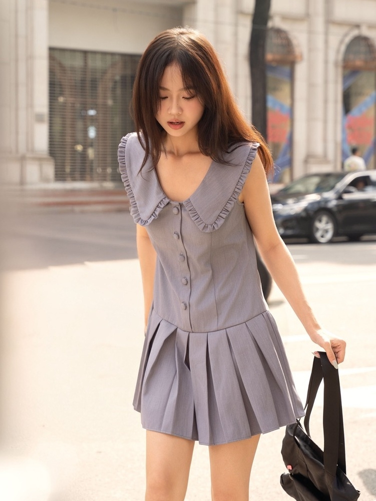 Đầm xám học viện