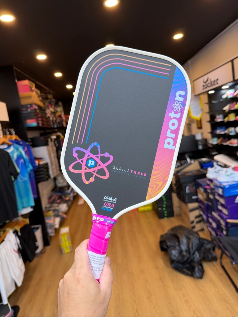 Vợt Pickleball Proton sr3 Flamingo limited 13.3mm viền trắng