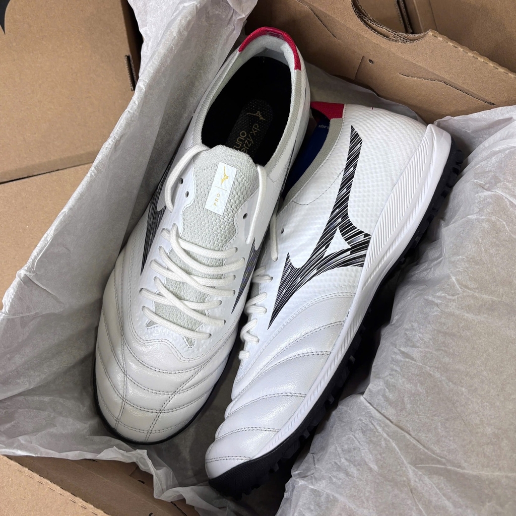 Giày Đá Bóng Mizuno Morelia Neo 5 Beta Pro TF Trắng/Đen – P1GD269409