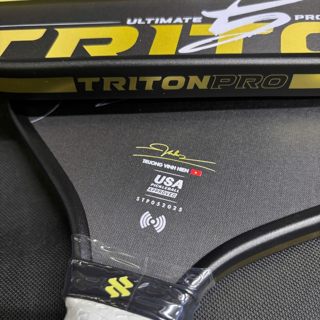 Vợt Pickleball Sypik Triton 5 Pro Vàng Gold Chữ Ký Trương Vinh Hiển 16mm