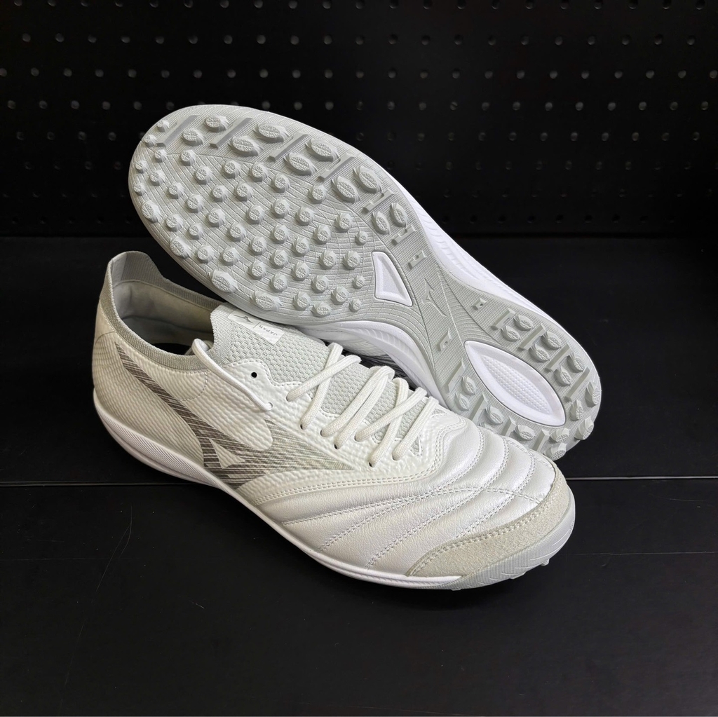 Giày Đá Bóng Mizuno Morelia Neo Sala Beta Japan TF Trắng/Bạc – Q1GB269009