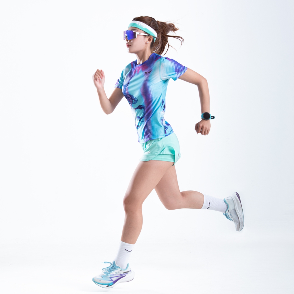 Áo Thun Chạy Bộ Nữ Wolf Active Light Fern W263, Chất Vải Wolf Active Mỏng Nhẹ, Tôn Dáng, Mát Mẻ