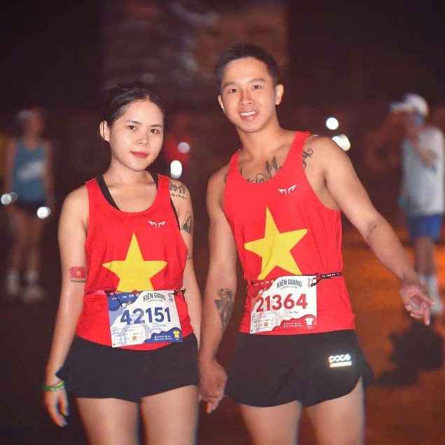 Áo Ba Lỗ Chạy Bộ Cờ Đỏ Sao Vàng Nam Nữ W93, Chất Liệu Cao Cấp, Thoáng Khí, Mềm Mịn, Co Giãn 4 Chiều