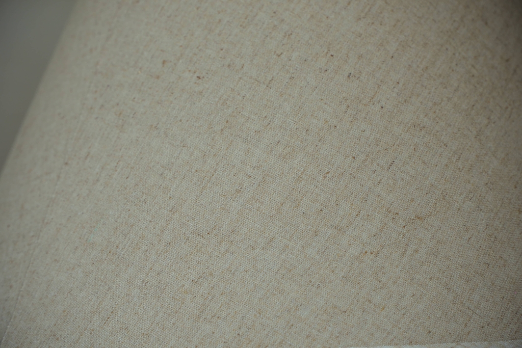 Rivius Ventari – Đèn Bàn Gỗ Mây Hoa Văn Indochine