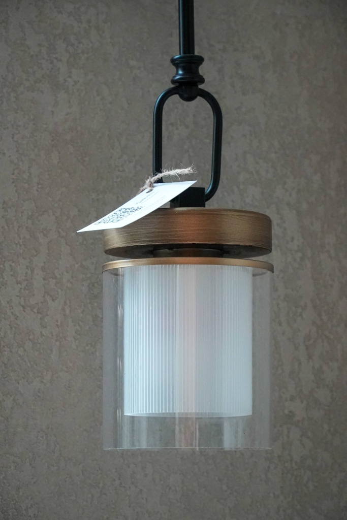 Rivius Ferra – Đèn Tường Treo Kim Loại Phong Cách Công Nghiệp Sang Trọng