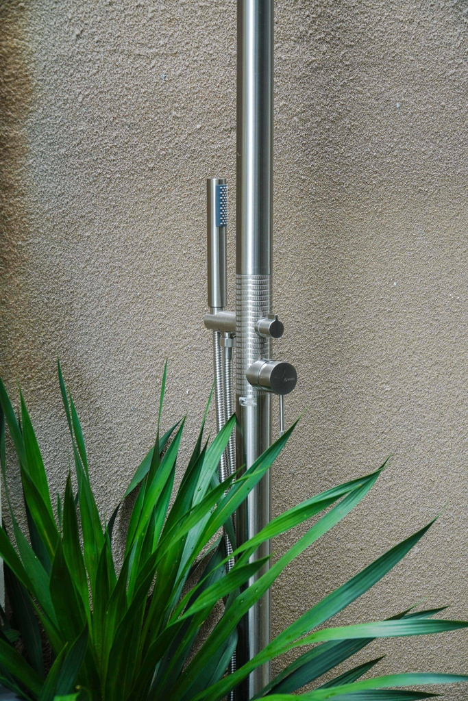 Rivius Aquava – Vòi Sen Ngoài Trời Dáng Đứng Tối Giản