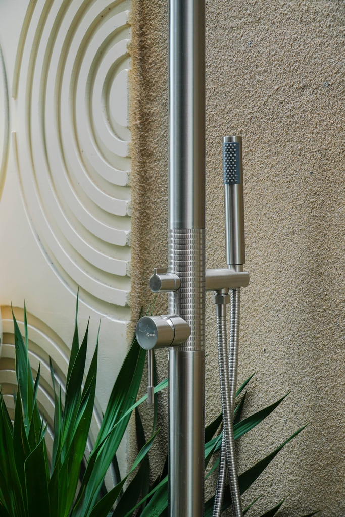 Rivius Aquava – Vòi Sen Ngoài Trời Dáng Đứng Tối Giản