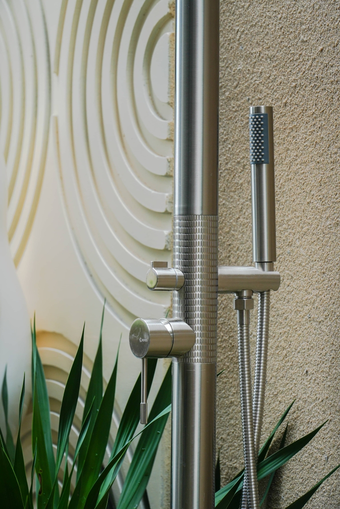 Rivius Aquava – Vòi Sen Ngoài Trời Dáng Đứng Tối Giản