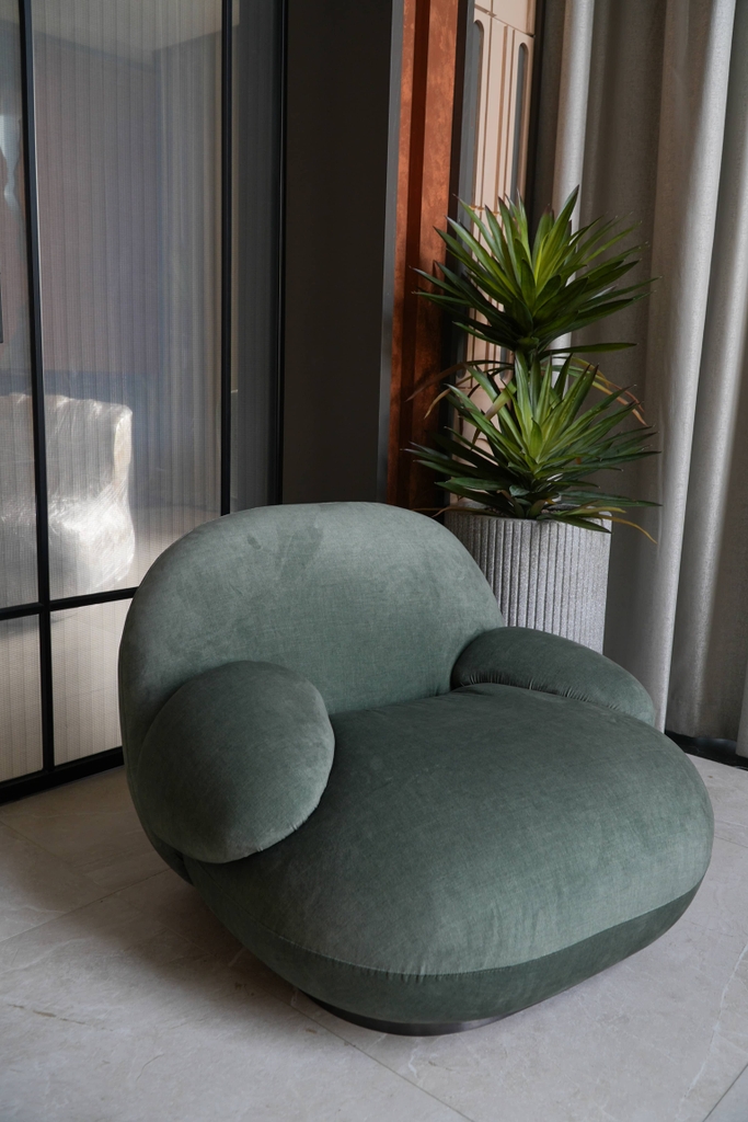 Rivius Overa – Ghế Bành Tựa Phồng Bọc Vải Cỡ Lớn