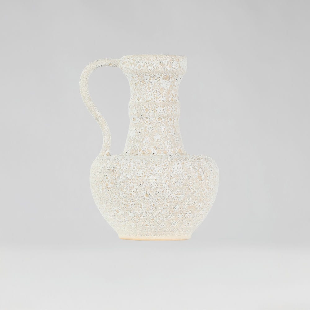 Rivius Vulkara – Bình Gốm Sần Dáng Vò Có Tay Cầm Cổ Điển