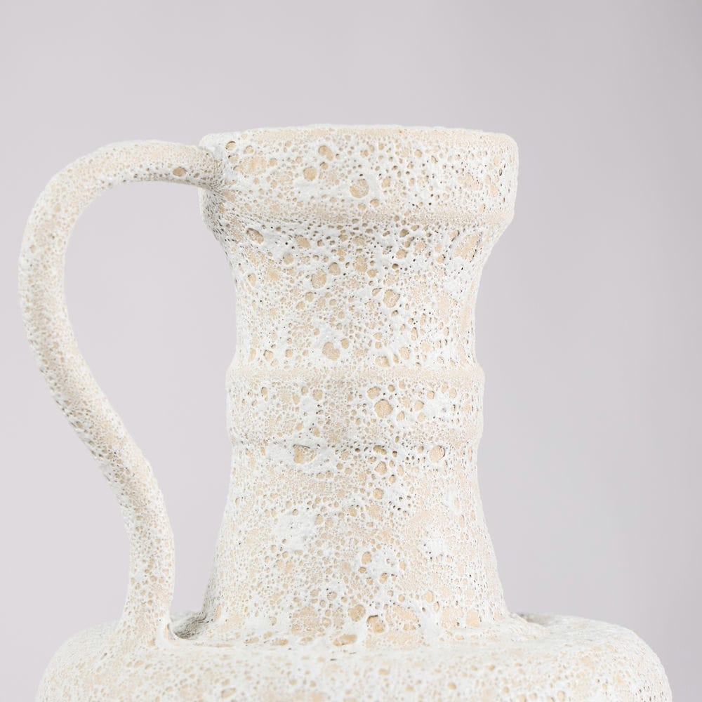 Rivius Vulkara – Bình Gốm Sần Dáng Vò Có Tay Cầm Cổ Điển