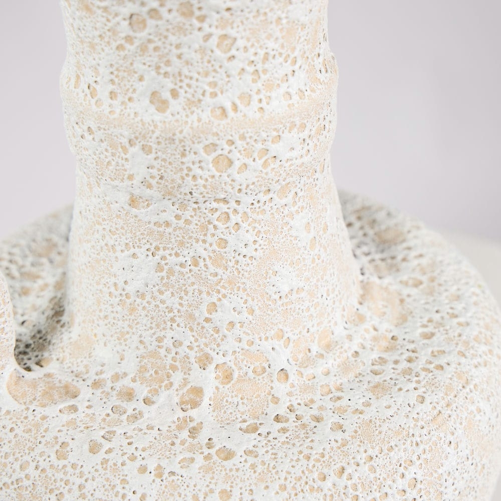 Rivius Vulkara – Bình Gốm Sần Dáng Vò Có Tay Cầm Cổ Điển