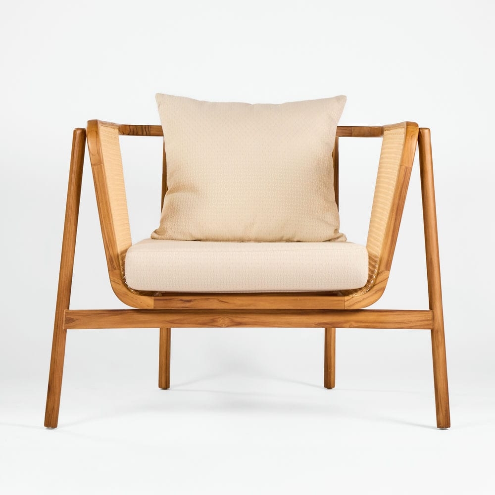 Rivius Fabanelle – Ghế Gỗ Mây Với Đệm Vải Dệt Mộc Mạc