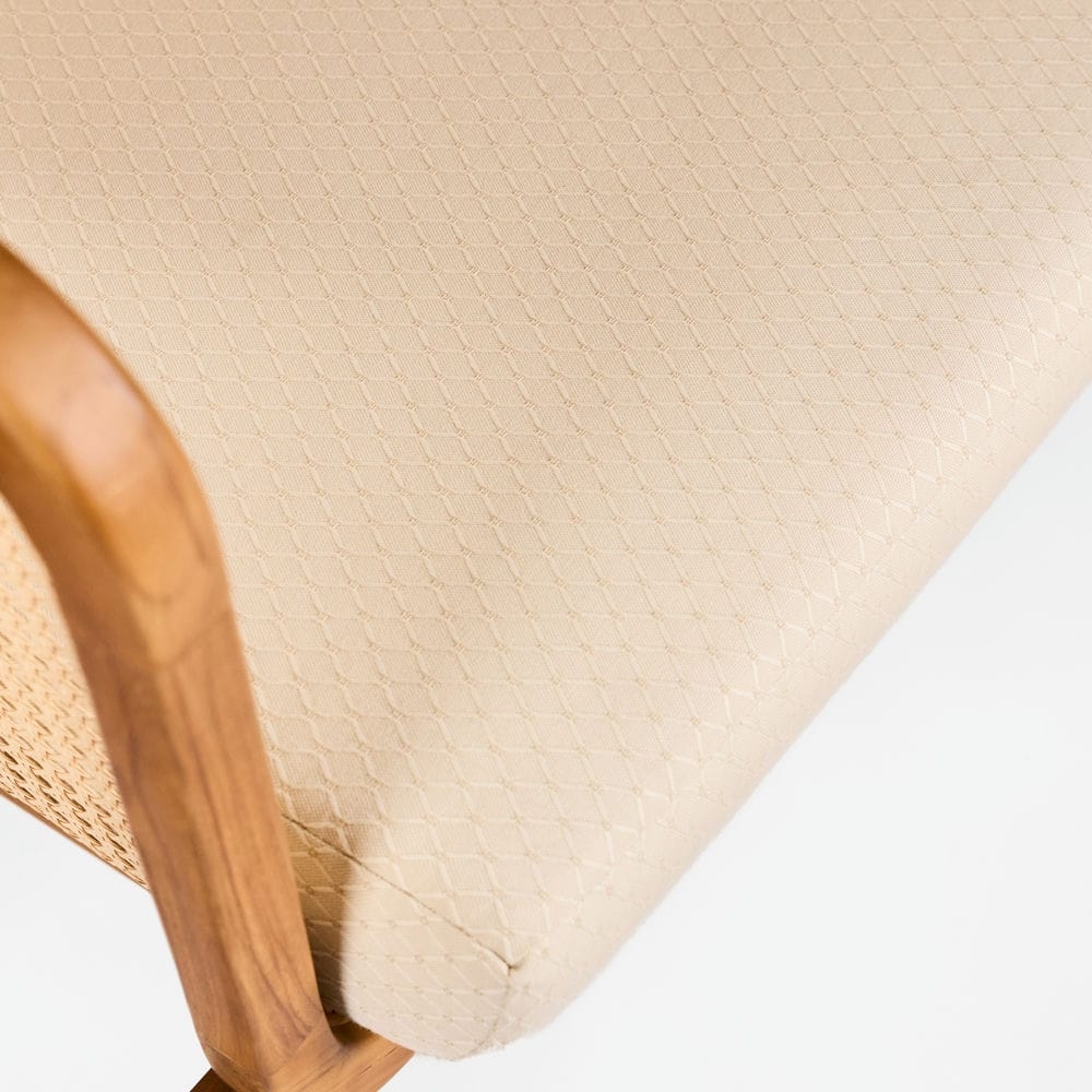 Rivius Fabanelle – Ghế Gỗ Mây Với Đệm Vải Dệt Mộc Mạc