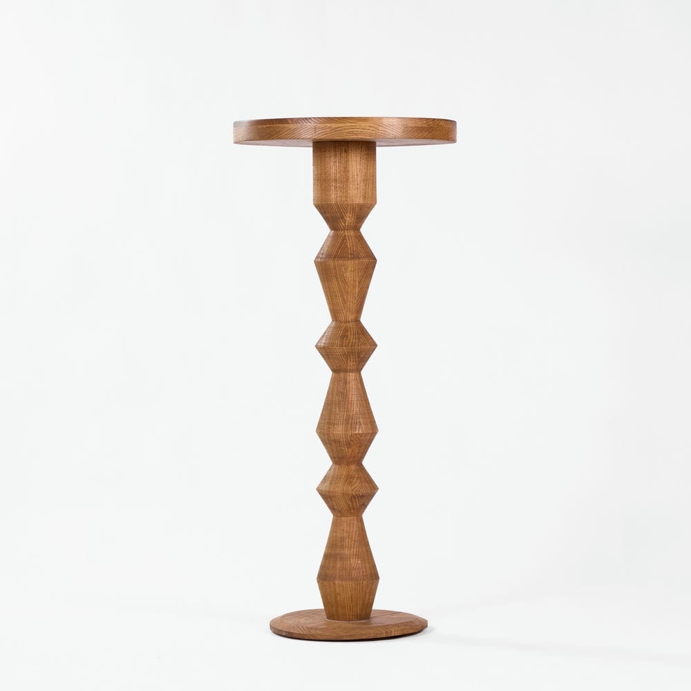 Rivius Turnelle – Bàn Tròn Chân Gỗ Chạm Khắc Điêu Khắc