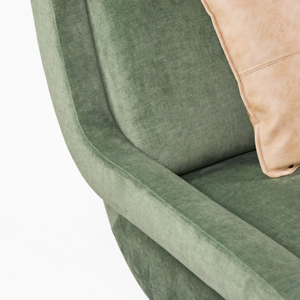 Rivius Pavona – Ghế Bành Điêu Khắc Bọc Vải Màu Xanh Rêu