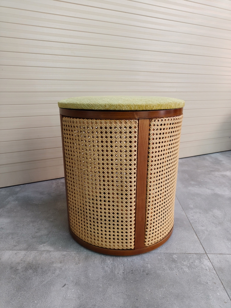 Rivius Canveround – Ghế Đôn Nhung Với Mây Đan Dáng Tròn