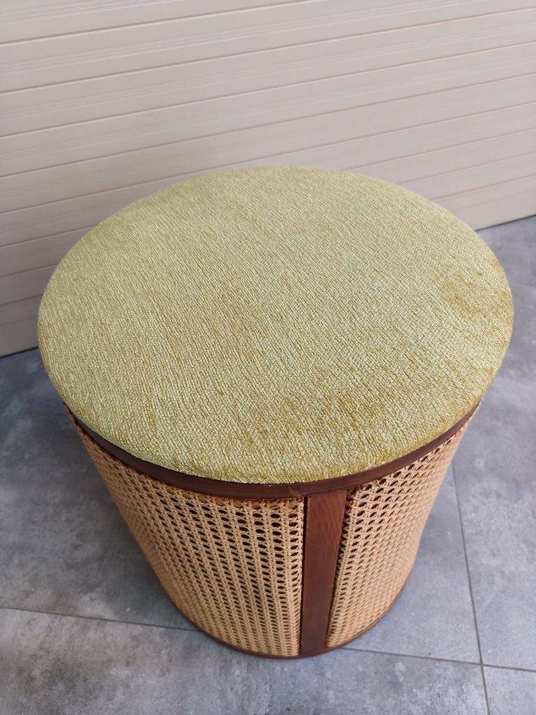 Rivius Canveround – Ghế Đôn Nhung Với Mây Đan Dáng Tròn