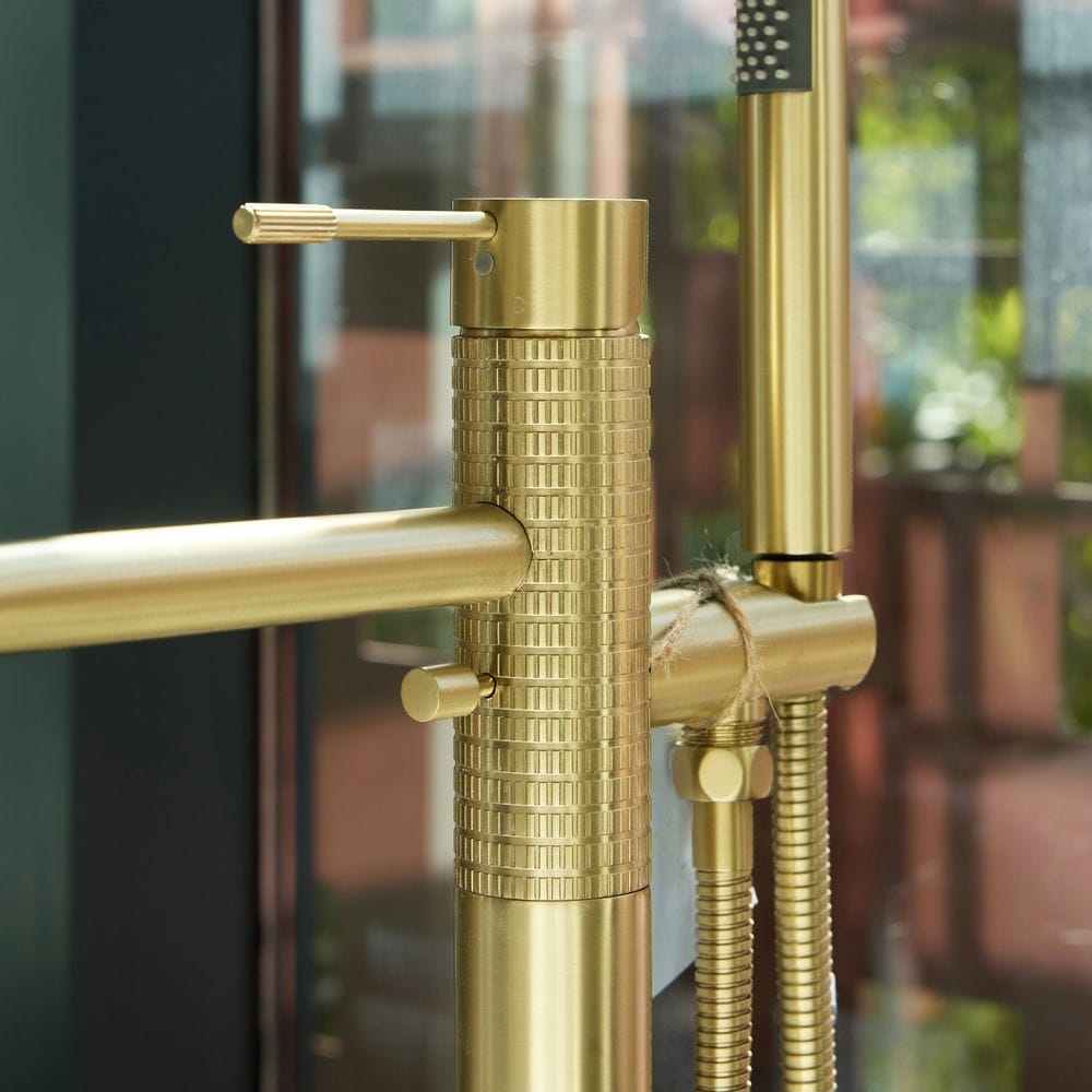 Rivius Dorvia – Vòi Bồn Tắm Sắc Vàng Sang Trọng