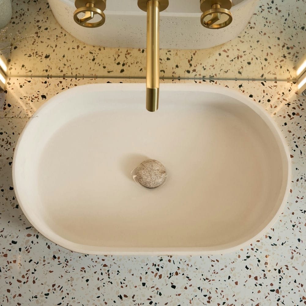 Rivius Elna - Lavabo Đặt Bàn Dáng Oval Thanh Lịch Tối Giản