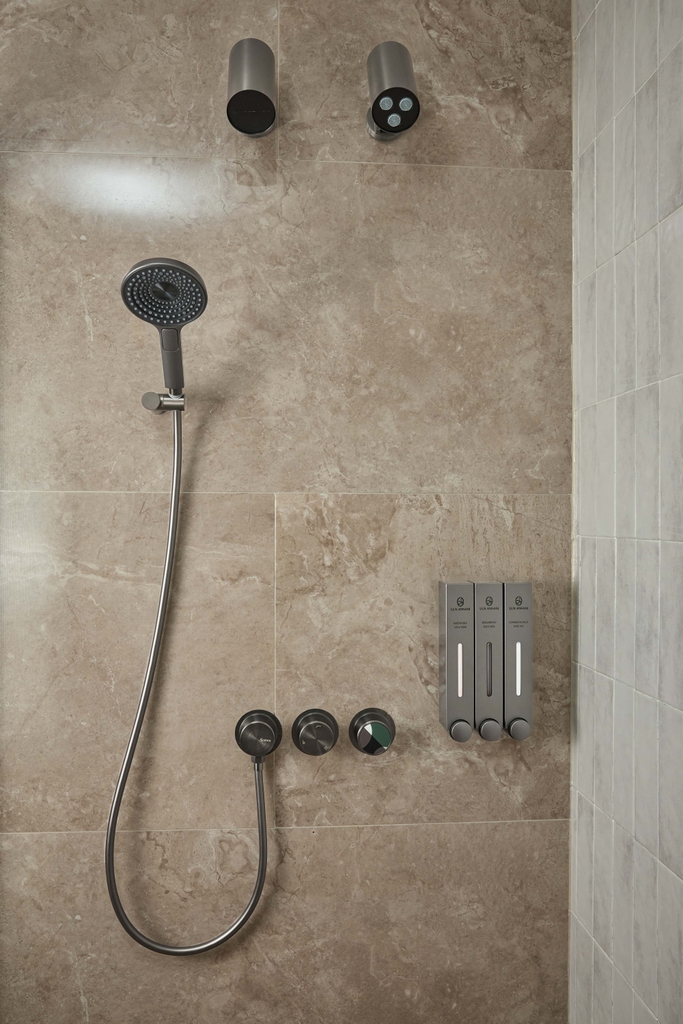 Rivius Aquadot – Bộ Vòi Sen Sắc Đen Tối Giản